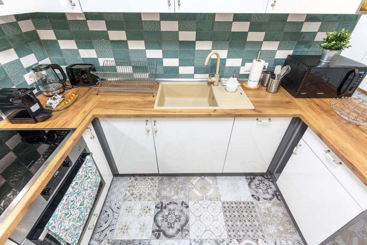 Riverside Luxury — Photos 3